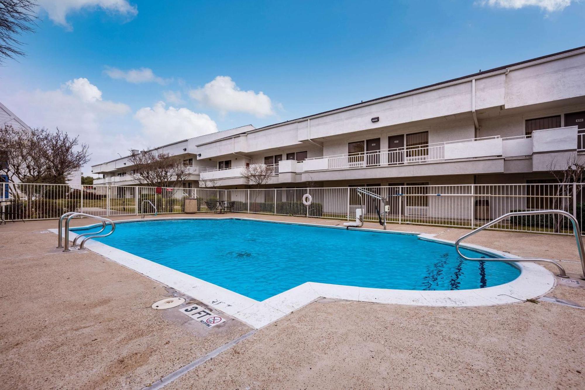 Motel 6-Irving, Tx - Irving Dfw Airport East Exteriör bild